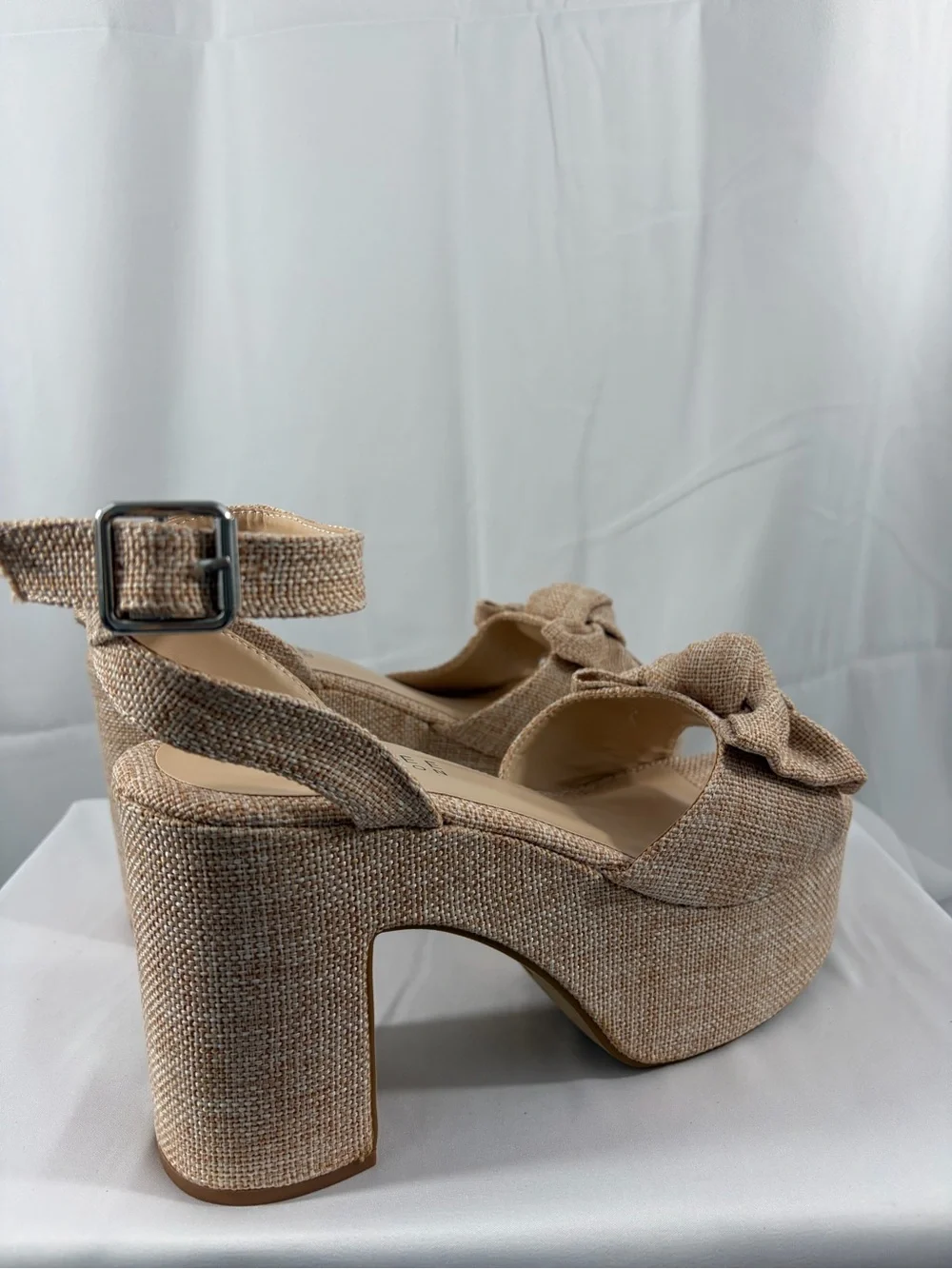 NWT Journee Collection Womens Size 9.5 Beige Bow Platform Sandals